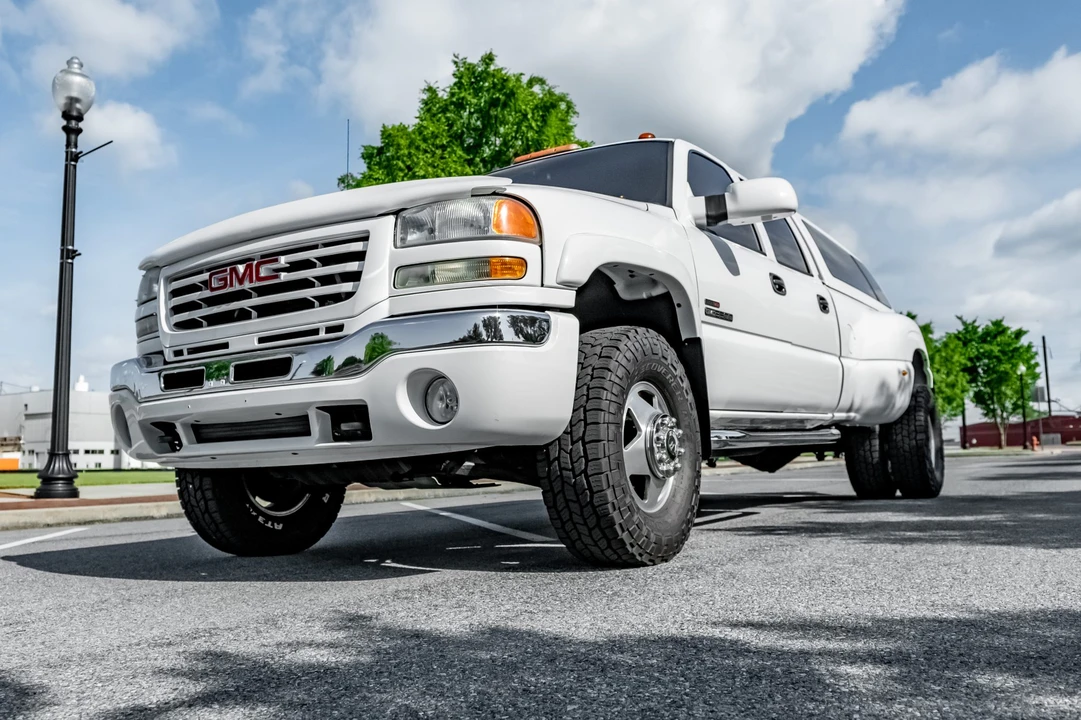 2004 GMC Sierra Heavy Duty 2nd Gen - Image 23 of 31