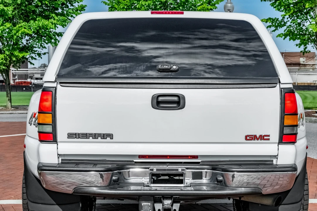 2004 GMC Sierra Heavy Duty 2nd Gen - Image 9 of 31