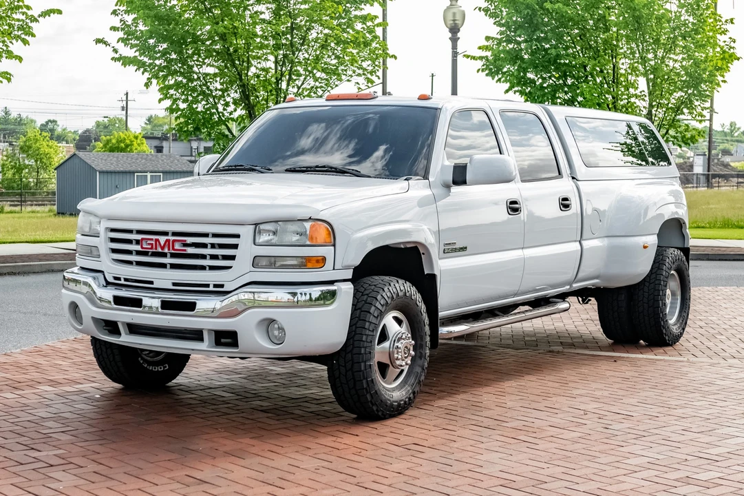 2004 GMC Sierra Heavy Duty 2nd Gen - Image 4 of 31