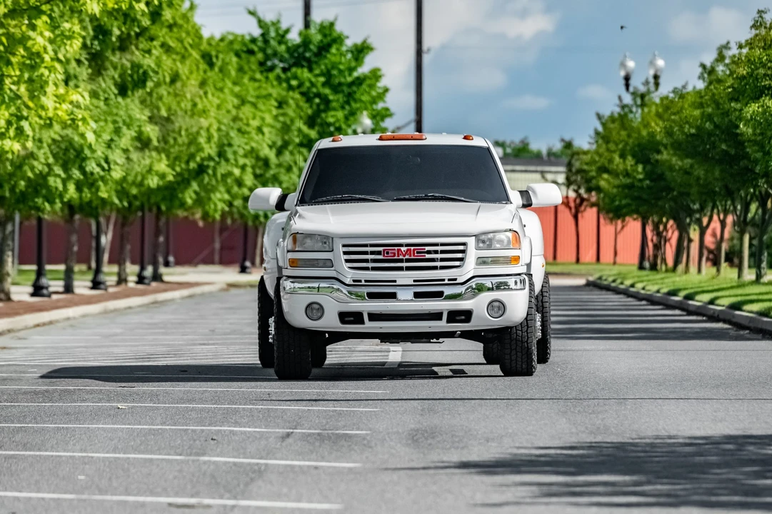 2004 GMC Sierra Heavy Duty 2nd Gen - Image 14 of 31