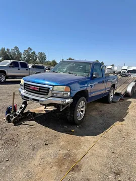 2004 GMC Sierra C3 Short Bed