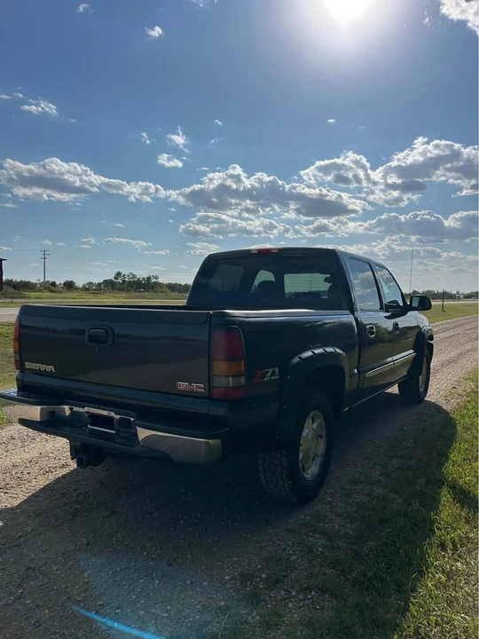 2004 GMC Sierra 2nd Gen - Image 4 of 9