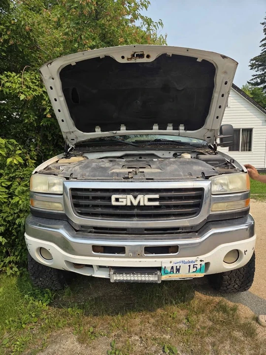 2004 GMC Sierra 2nd Gen - Image 8 of 10