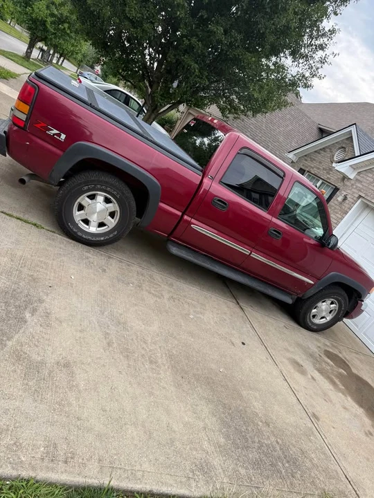 2004 GMC Sierra 2nd Gen - Image 2 of 7
