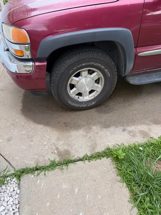 2004 GMC Sierra 2nd Gen - Image 3 of 7
