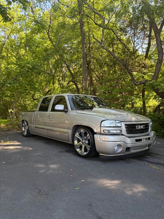 2004 GMC Sierra 2nd Gen - Image 4 of 13