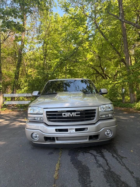 2004 GMC Sierra 2nd Gen - Image 5 of 13