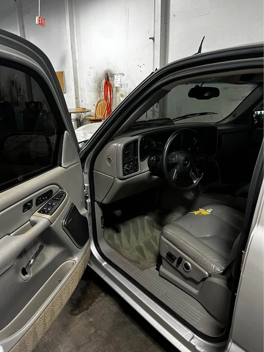 2004 GMC Sierra 2nd Gen - Image 9 of 13
