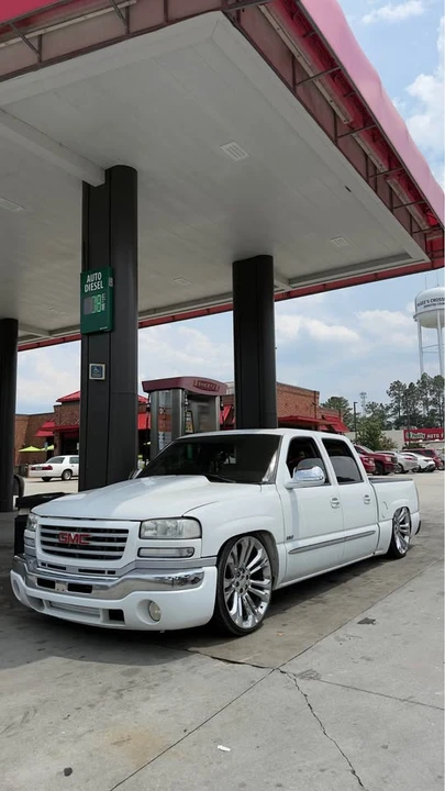 2004 GMC Sierra 2nd Gen - Image 5 of 5