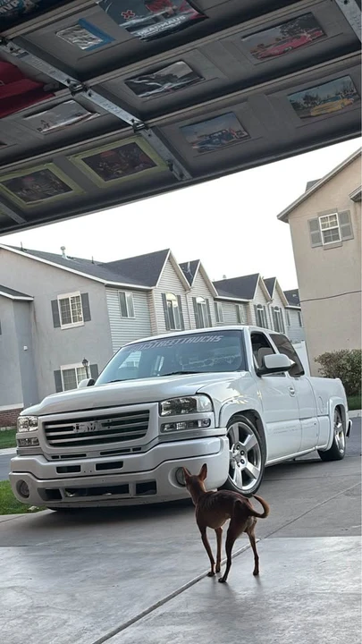 2004 GMC Sierra 1st Gen - Image 2 of 2