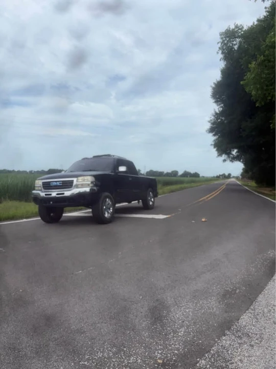 2004 GMC Sierra 2nd Gen - Image 4 of 8