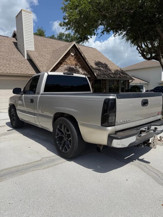 2004 GMC Sierra 2nd Gen - Image 8 of 9