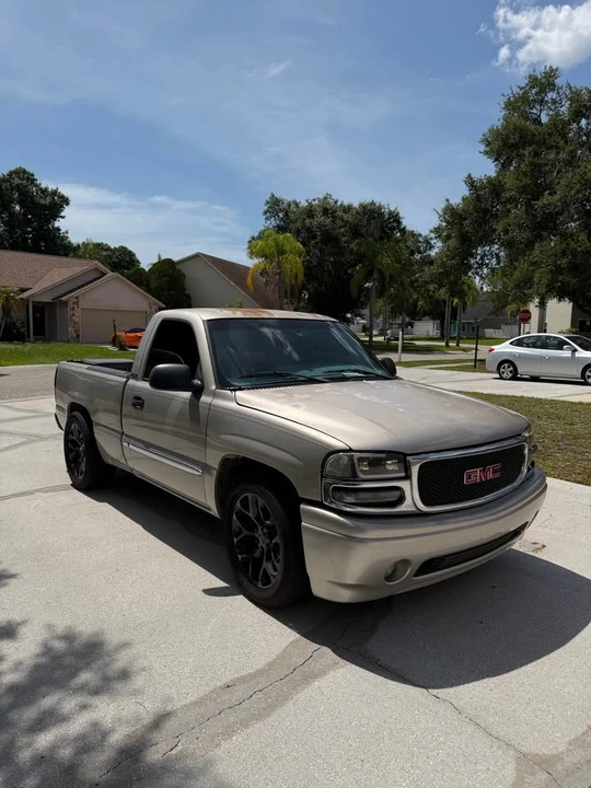 2004 GMC Sierra 2nd Gen - Image 4 of 9