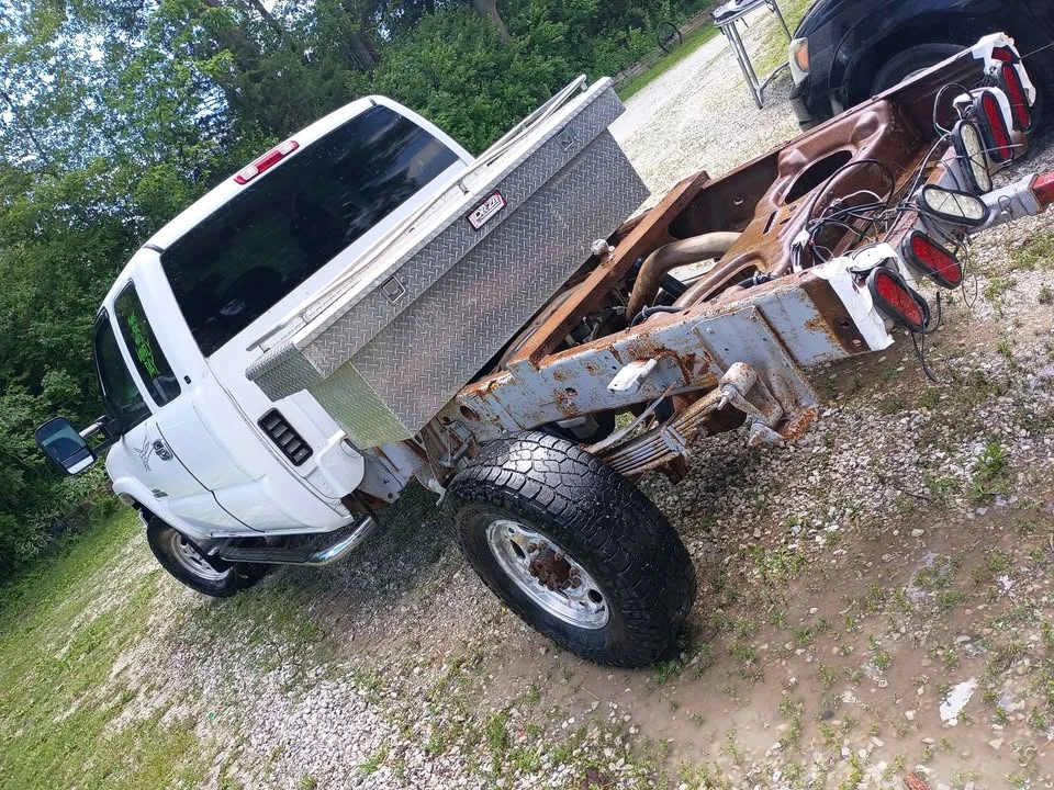 2004 GMC Sierra Heavy Duty 2nd Gen - Image 3 of 11