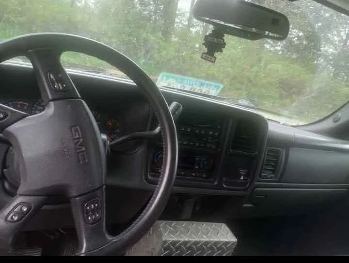 2004 GMC Sierra Heavy Duty 2nd Gen - Image 9 of 11