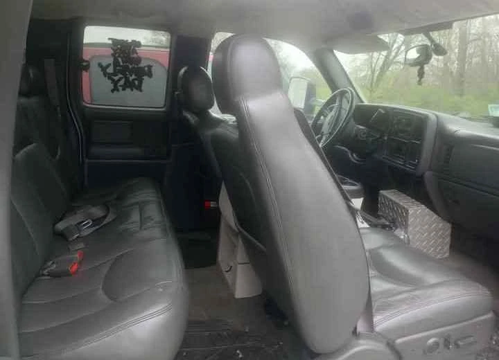 2004 GMC Sierra Heavy Duty 2nd Gen - Image 10 of 11
