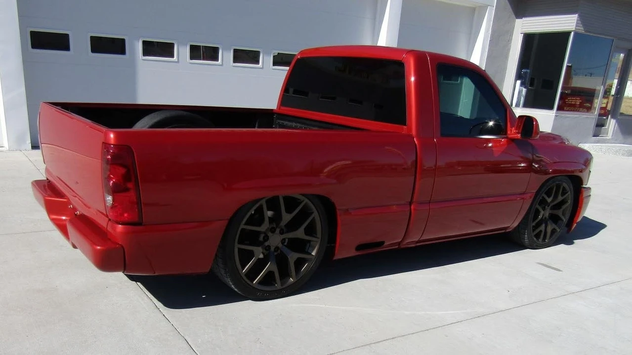 2004 GMC Sierra 2nd Gen - Image 3 of 21