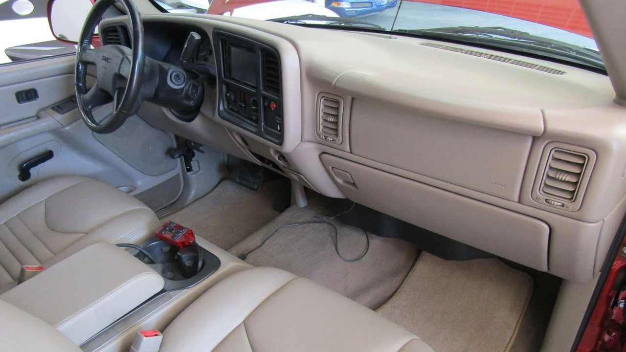 2004 GMC Sierra 2nd Gen - Image 6 of 21