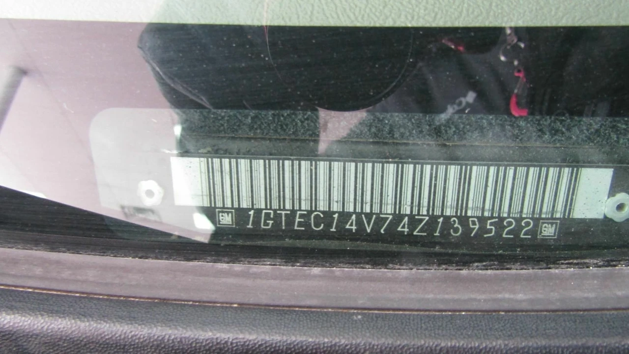 2004 GMC Sierra 2nd Gen - Image 18 of 21