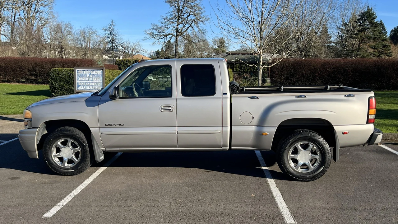 2004 GMC Sierra 2nd Gen - Image 15 of 31