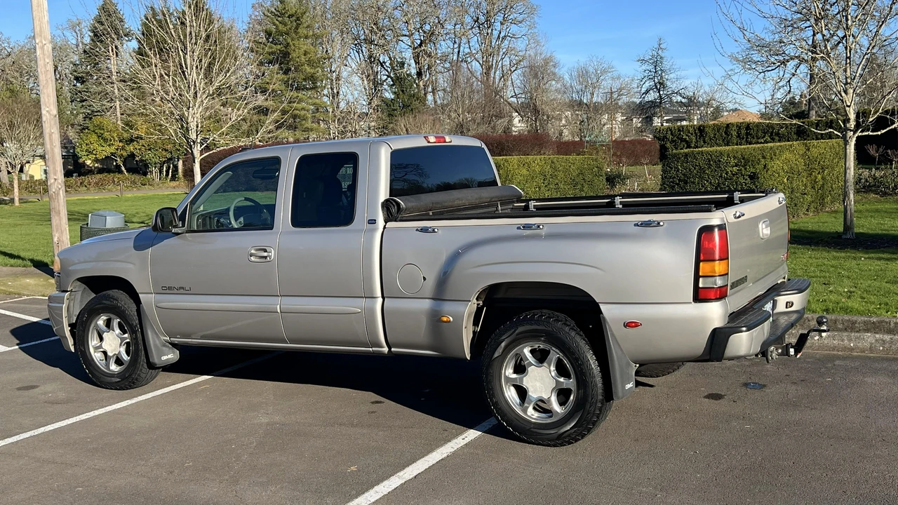 2004 GMC Sierra 2nd Gen - Image 16 of 31