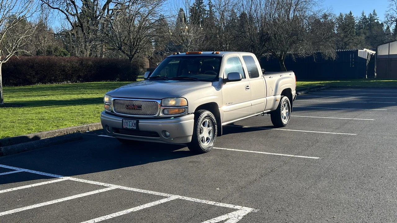 2004 GMC Sierra 2nd Gen - Image 9 of 31