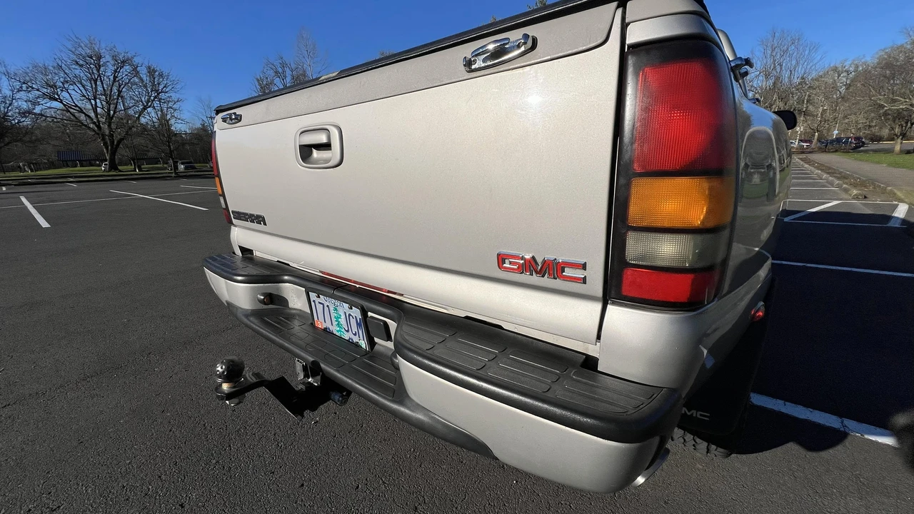 2004 GMC Sierra 2nd Gen - Image 23 of 31