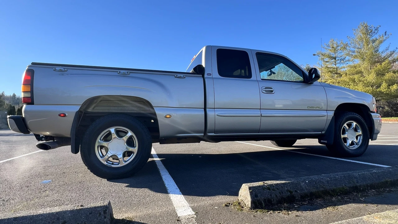 2004 GMC Sierra 2nd Gen - Image 24 of 31