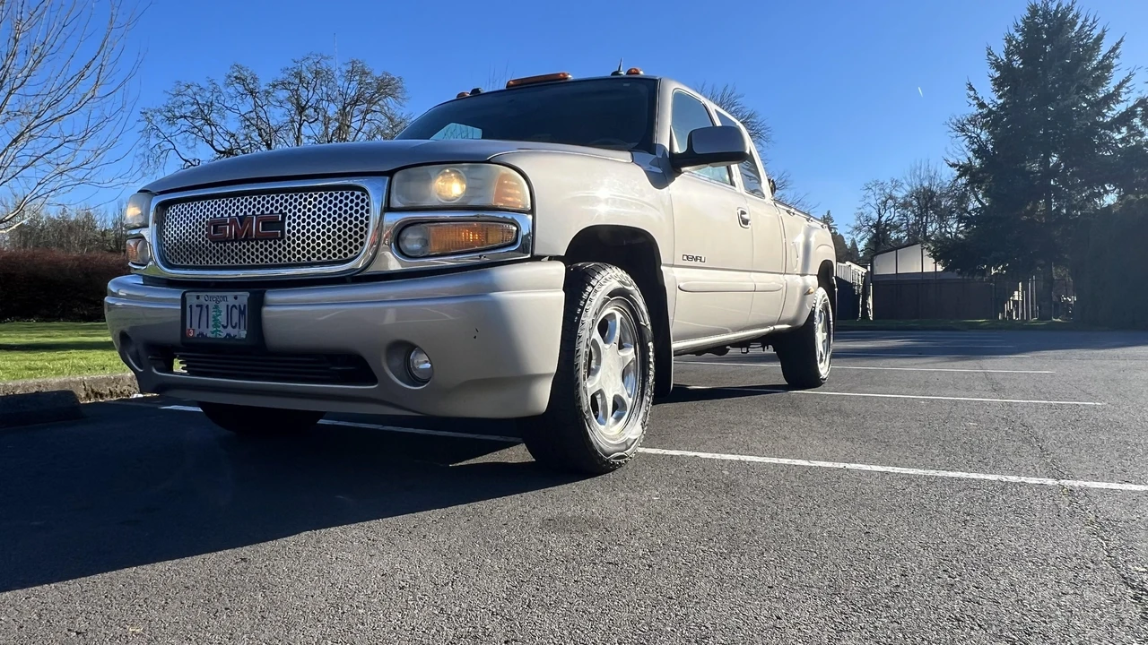 2004 GMC Sierra 2nd Gen - Image 10 of 31