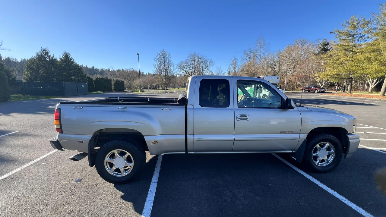 2004 GMC Sierra 2nd Gen - Image 25 of 31
