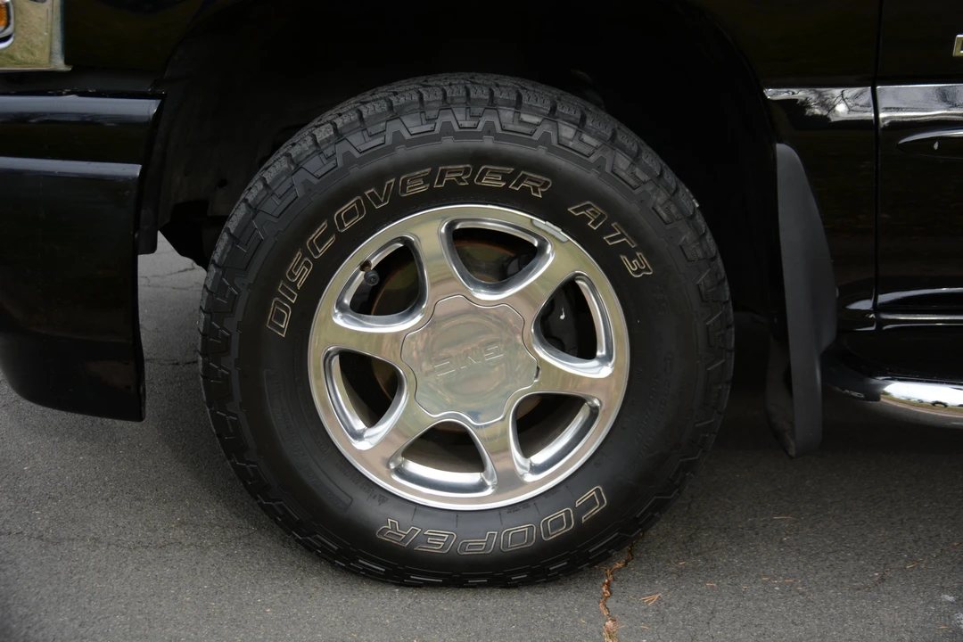 2004 GMC Sierra 2nd Gen - Image 26 of 30