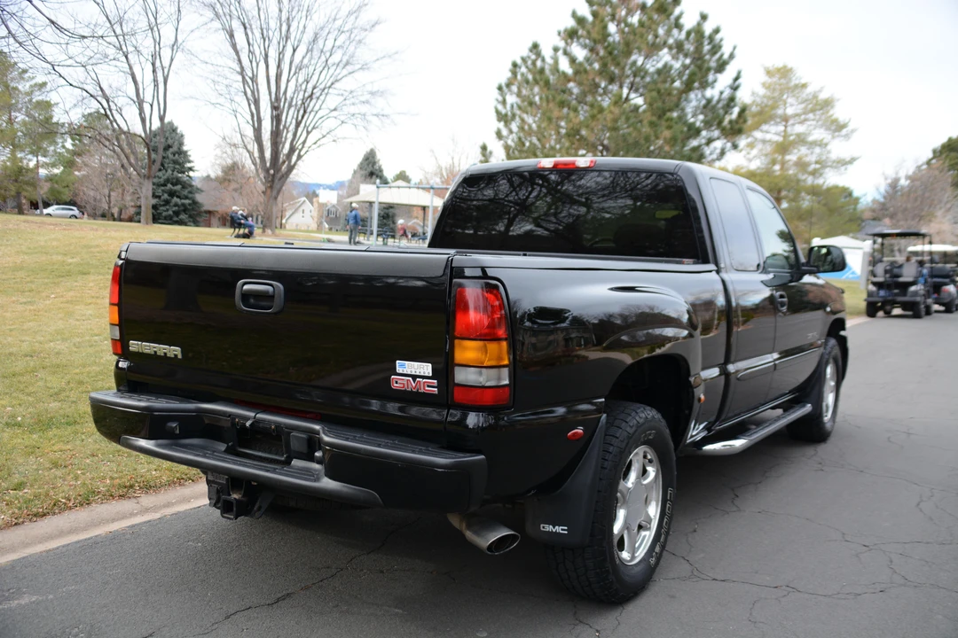 2004 GMC Sierra 2nd Gen - Image 7 of 30