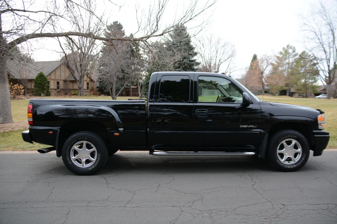 2004 GMC Sierra 2nd Gen - Image 8 of 30