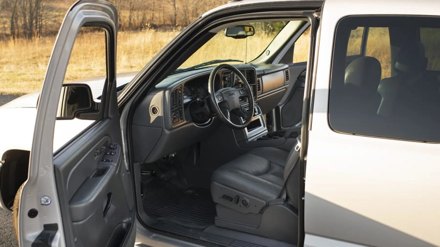 2004 GMC Sierra 2nd Gen - Image 4 of 12