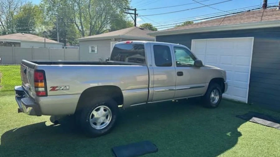 2004 GMC Sierra 2nd Gen - Image 4 of 10