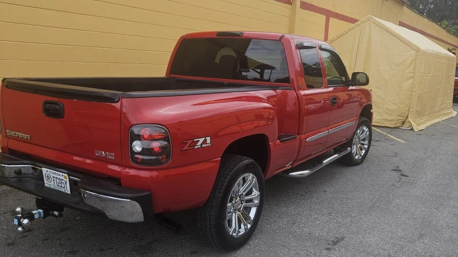 2004 GMC Sierra 2nd Gen - Image 3 of 3