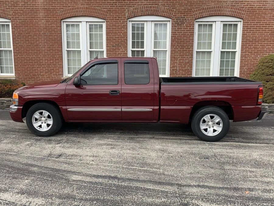 2004 GMC Sierra 2nd Gen - Image 2 of 7