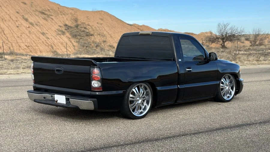 2004 GMC Sierra 2nd Gen - Image 3 of 23