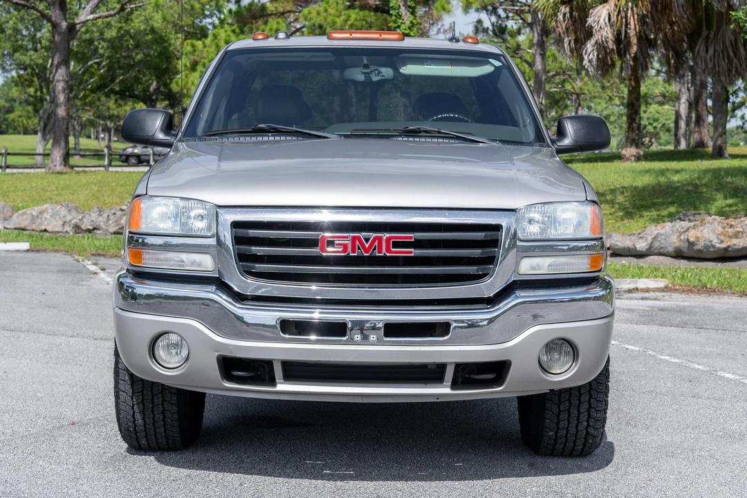 2004 GMC Sierra 2nd Gen - Image 6 of 31
