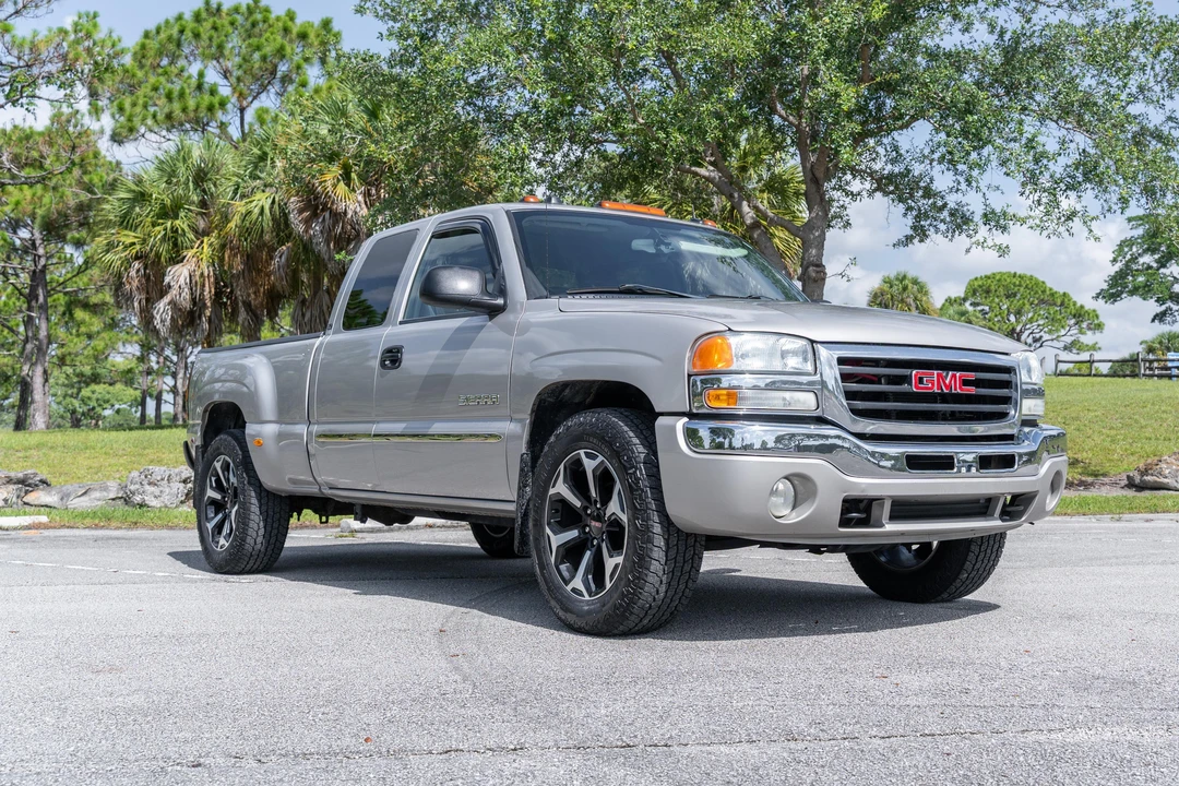 2004 GMC Sierra 2nd Gen - Image 7 of 31