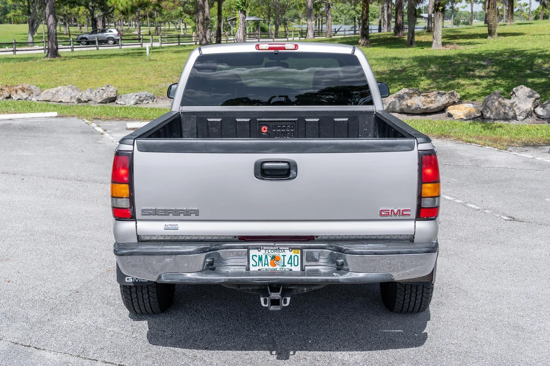 2004 GMC Sierra 2nd Gen - Image 5 of 31