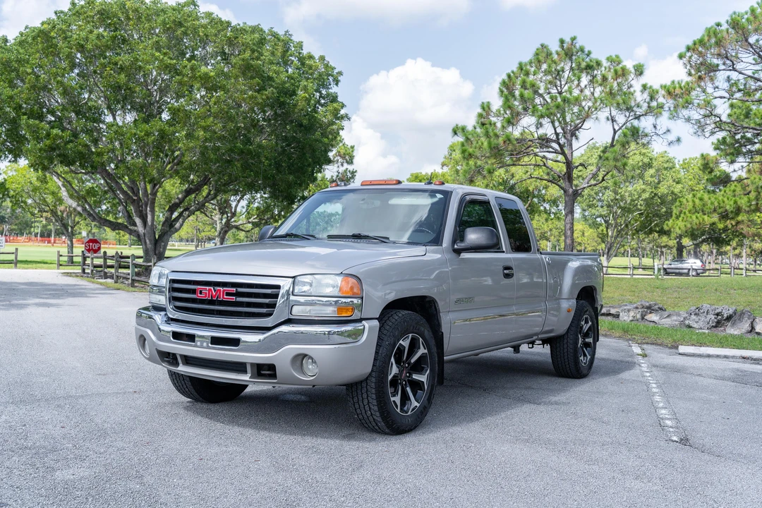 2004 GMC Sierra 2nd Gen - Image 10 of 31