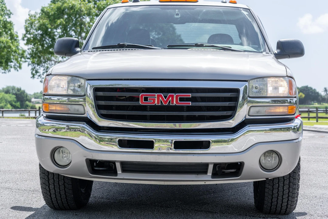 2004 GMC Sierra 2nd Gen - Image 11 of 31