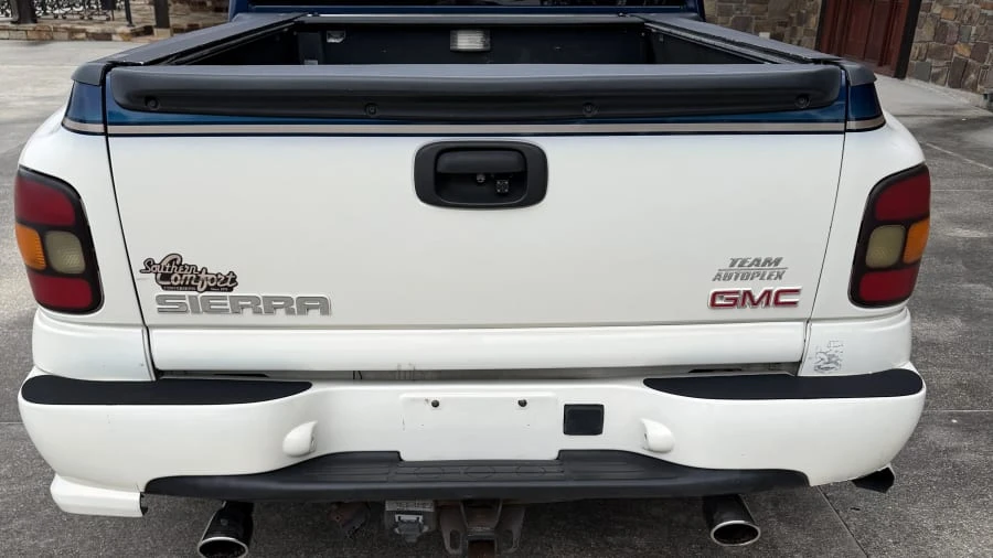 2004 GMC Sierra 2nd Gen - Image 7 of 15