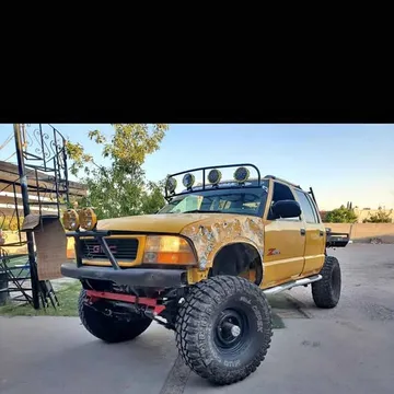 2004 GMC Sonoma Crew Cab SLS