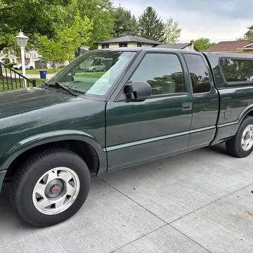 2004 GMC Sonoma SLS Pickup 2D 6 ft