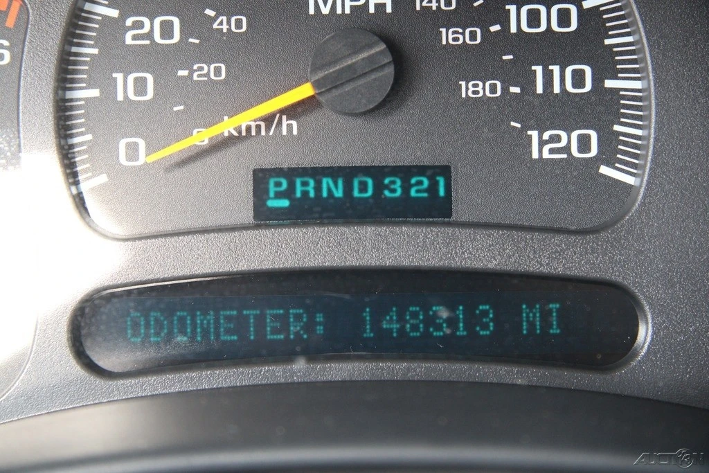 2004 GMC Yukon 2nd Gen - Image 18 of 21