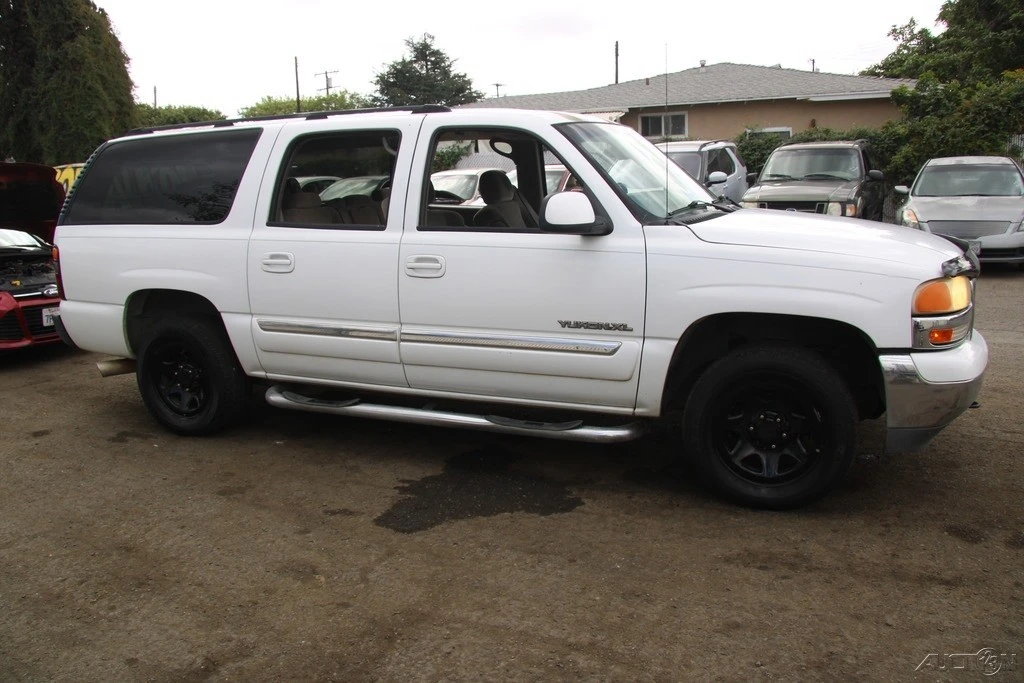 2004 GMC Yukon 2nd Gen - Image 10 of 21