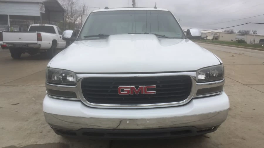 2004 GMC Yukon 2nd Gen - Image 4 of 9