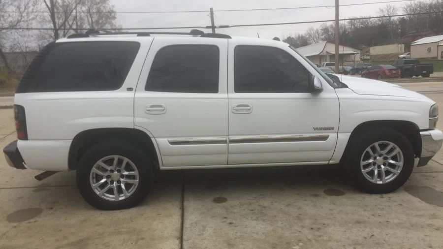 2004 GMC Yukon 2nd Gen - Image 2 of 9